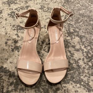 Steve Madden blush patent leather sandals girls size 4